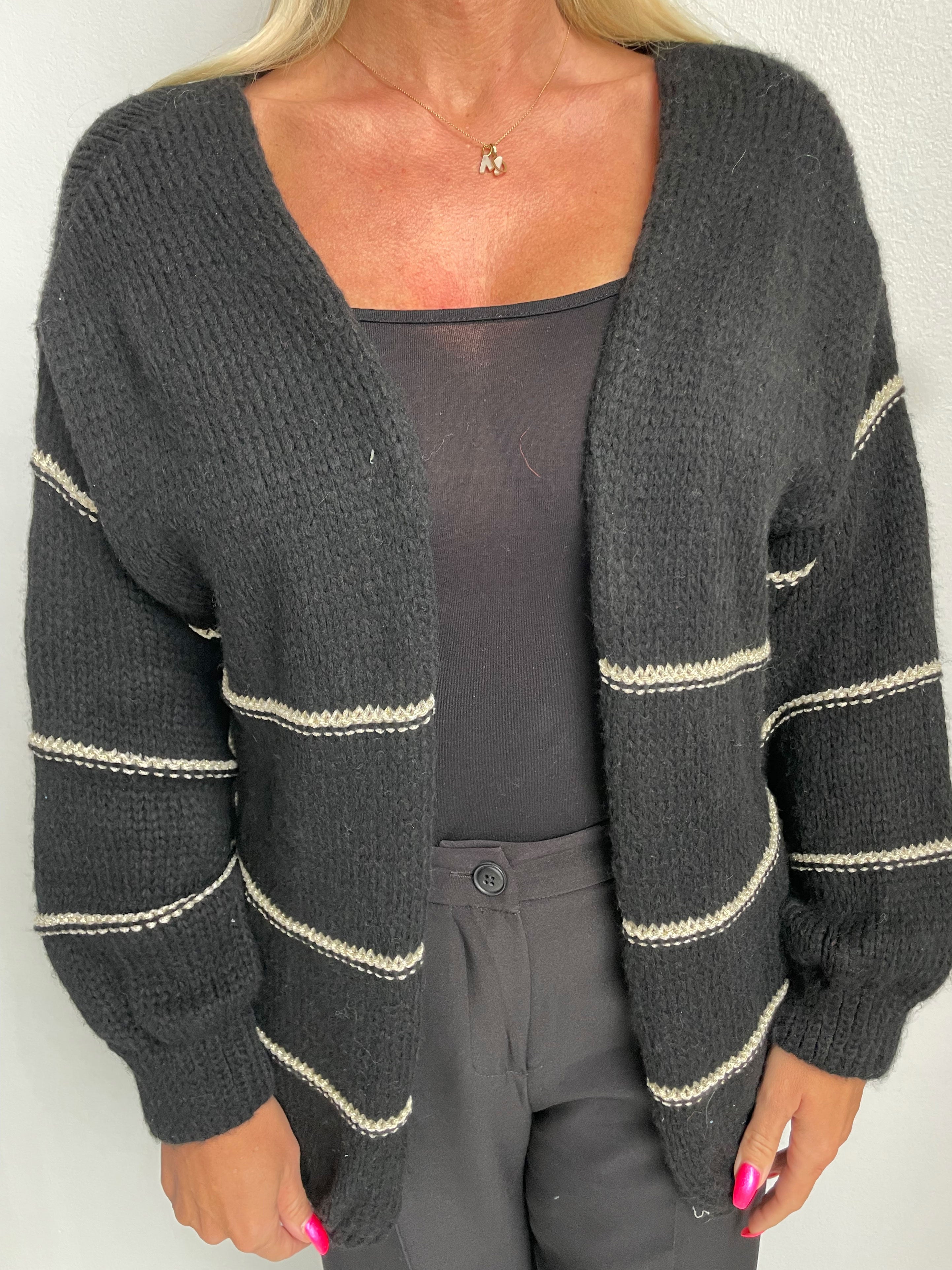 Yanira - Strikket cardigan med guldstriber